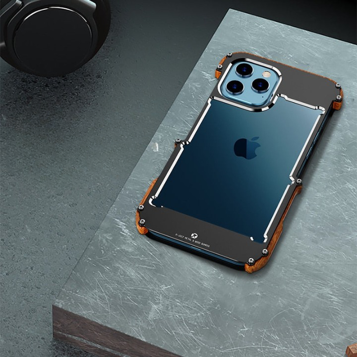 Elite Wooden iphone case